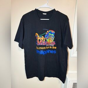It’s More Fun in the Philippines black t-shirt size Large
